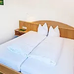 Handle-2 By Interhome *